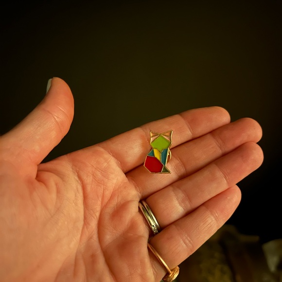 NWT Colorful geometric origami cat lapel pin. - Picture 2 of 2